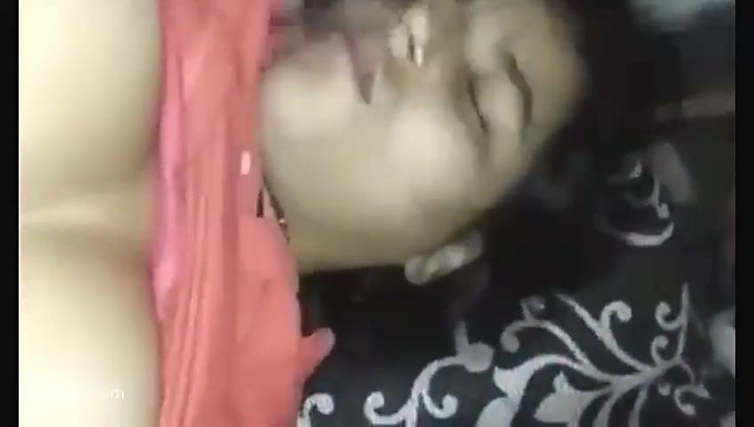 Kamwali aunty ko choda paise dekar (1)